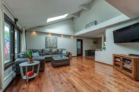 2349 Lincoln Street North Bellmore NY 11710