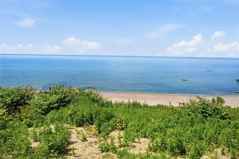 33A Bayville Avenue Bayville NY 11709