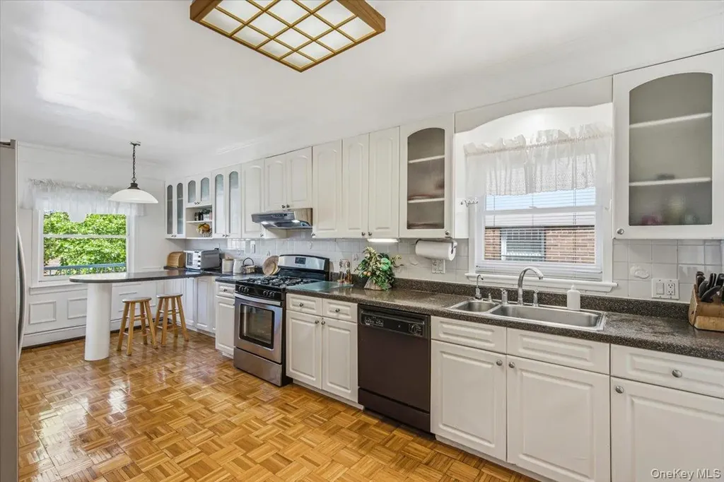 6461 230th Street Oakland Gardens NY 11364