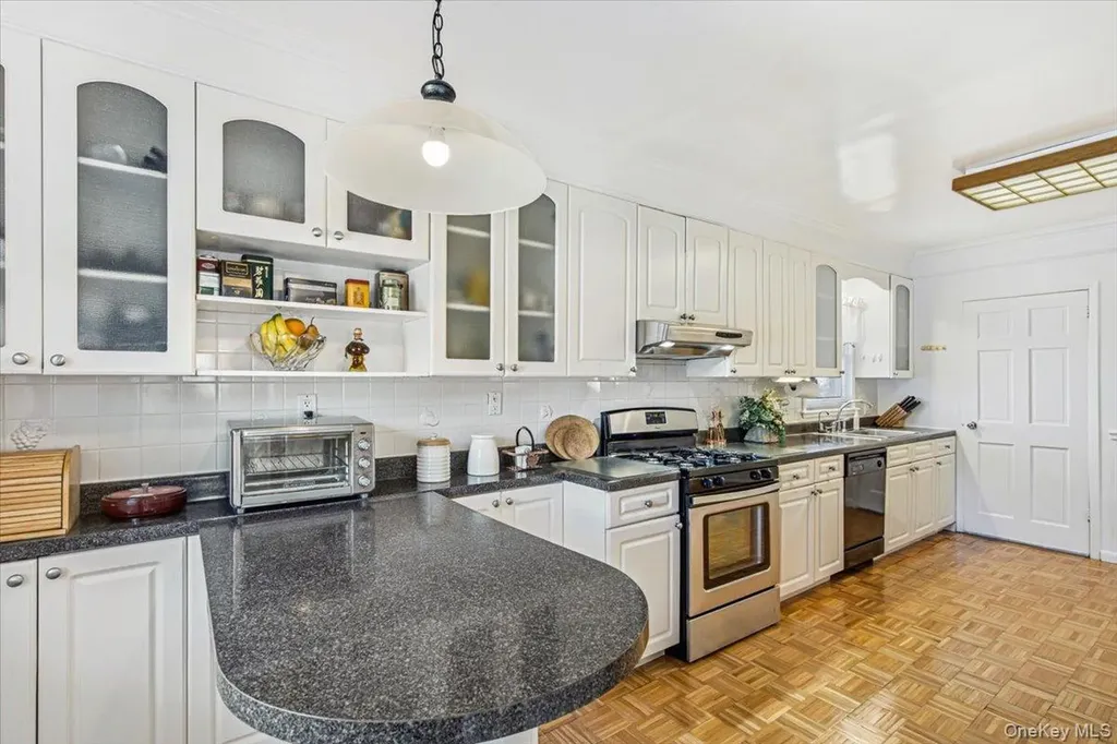 6461 230th Street Oakland Gardens NY 11364
