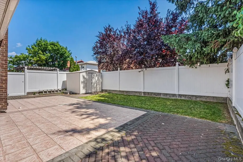 6461 230th Street Oakland Gardens NY 11364