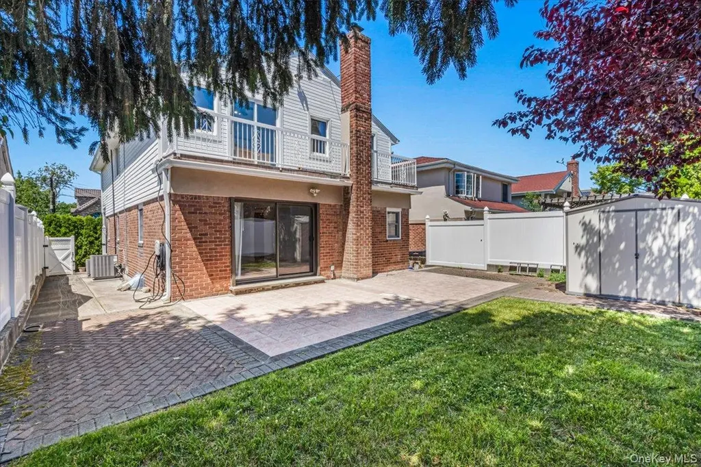 6461 230th Street Oakland Gardens NY 11364
