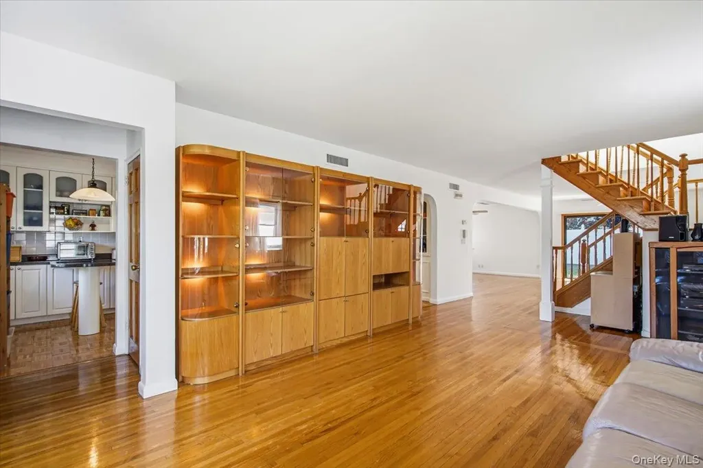 6461 230th Street Oakland Gardens NY 11364
