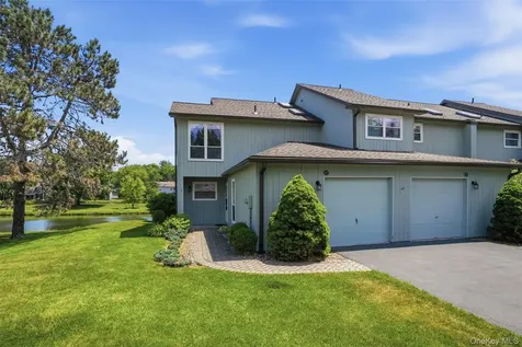 11 Pond Drive W Rhinebeck NY 12572