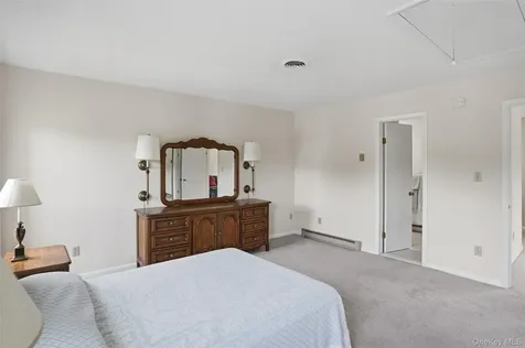 11 Pond Drive W Rhinebeck NY 12572