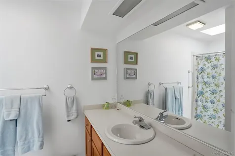 11 Pond Drive W Rhinebeck NY 12572