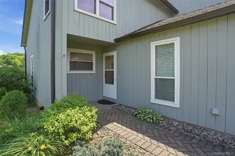 11 Pond Drive W Rhinebeck NY 12572