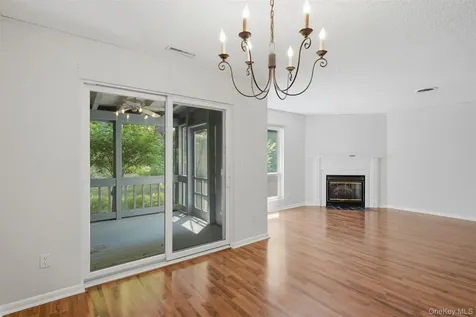 28 E Knoll Rhinebeck NY 12572