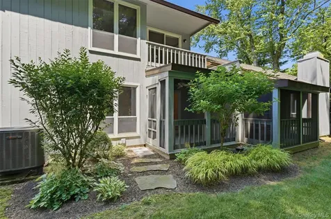 28 E Knoll Rhinebeck NY 12572