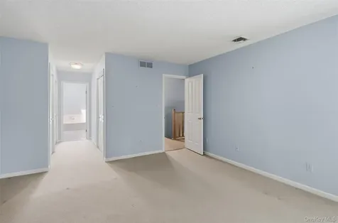 28 E Knoll Rhinebeck NY 12572