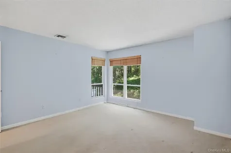 28 E Knoll Rhinebeck NY 12572