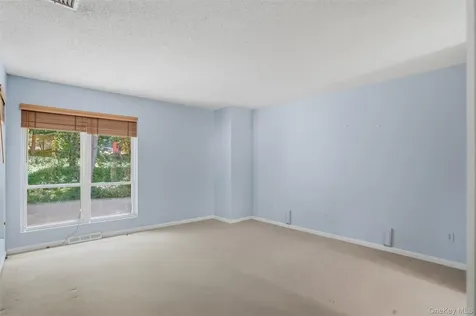 28 E Knoll Rhinebeck NY 12572