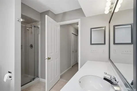 28 E Knoll Rhinebeck NY 12572