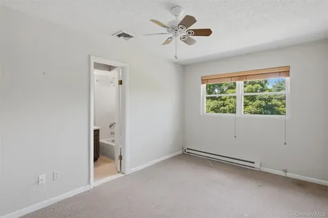 28 E Knoll Rhinebeck NY 12572