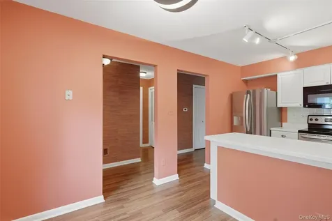 28 E Knoll Rhinebeck NY 12572