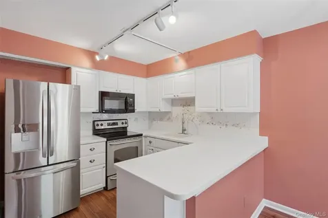 28 E Knoll Rhinebeck NY 12572
