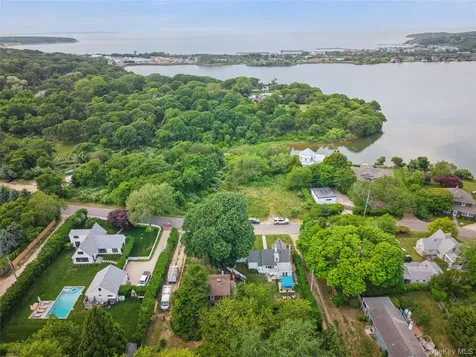 89 S Elroy Drive Montauk NY 11954