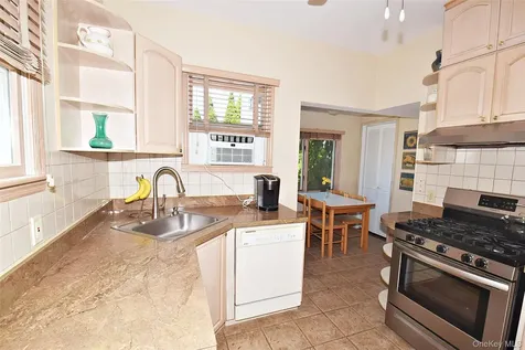 88 East Street Hicksville NY 11801