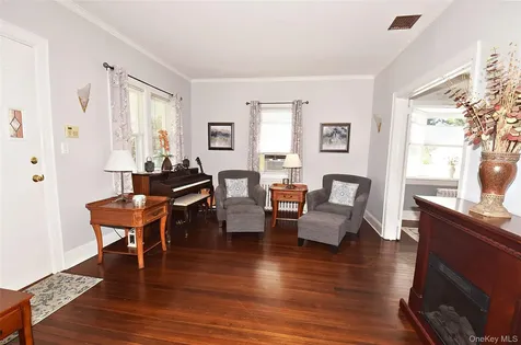 88 East Street Hicksville NY 11801