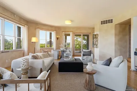 137 Sandune Court Sagaponack NY 11962