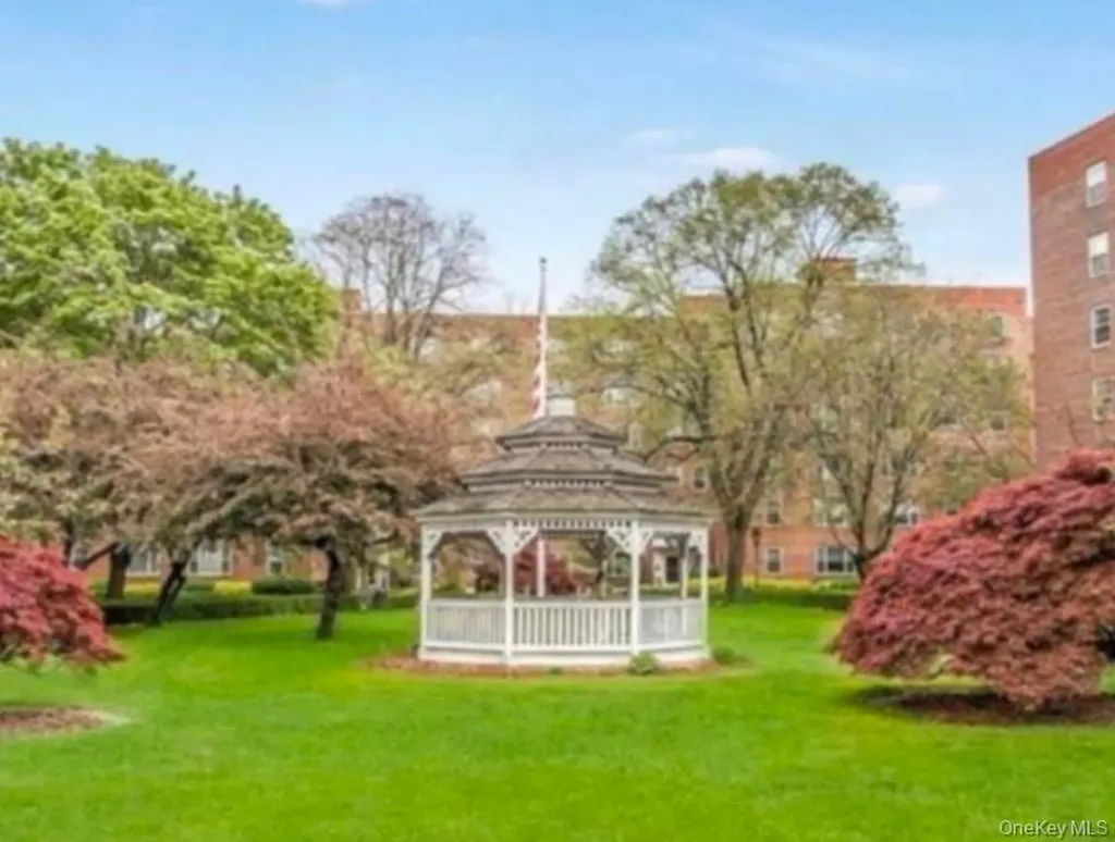 220 Pelham Road New Rochelle NY 10805