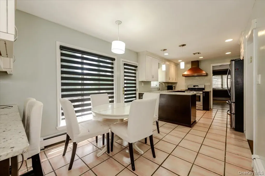1127 Fordham Lane Woodmere NY 11598