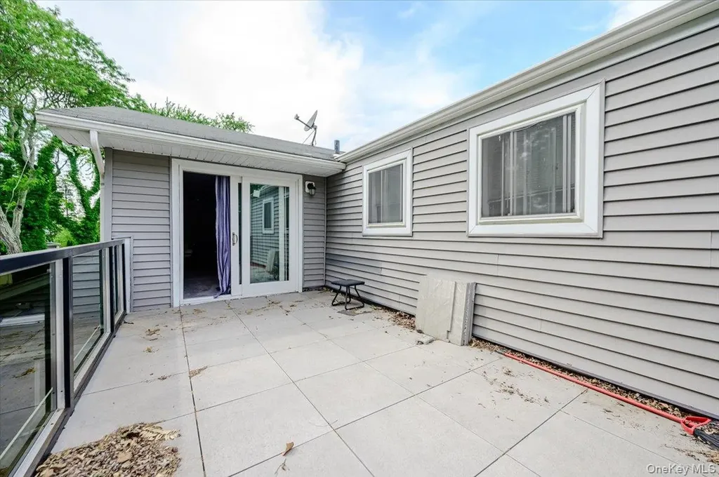 1127 Fordham Lane Woodmere NY 11598