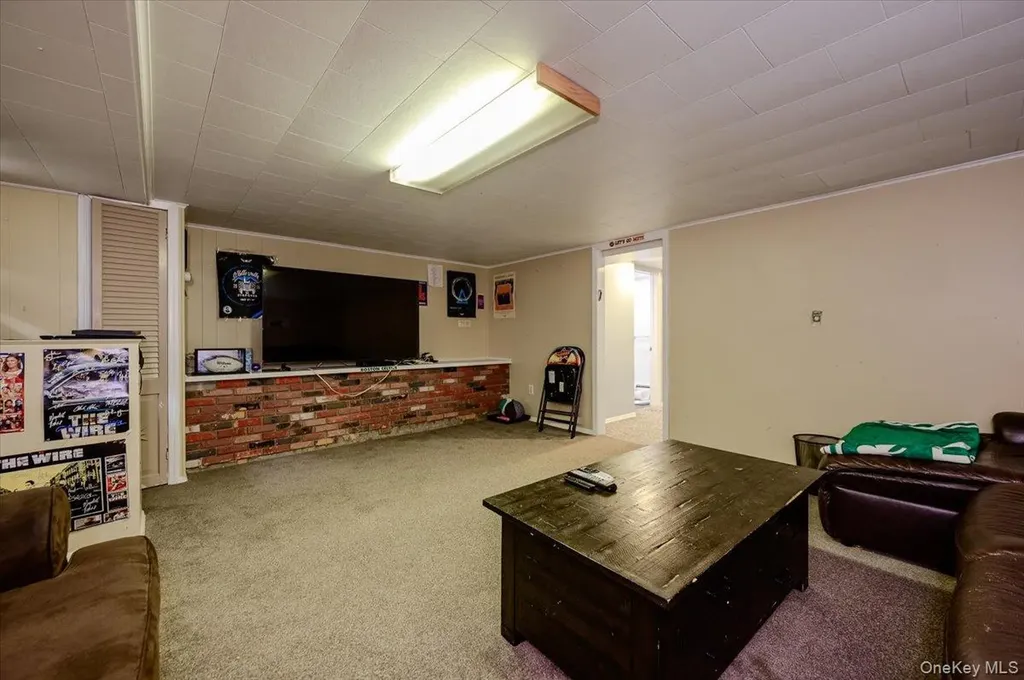 1127 Fordham Lane Woodmere NY 11598