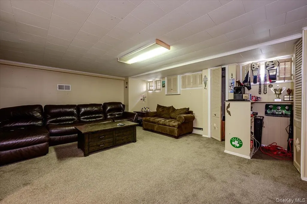 1127 Fordham Lane Woodmere NY 11598
