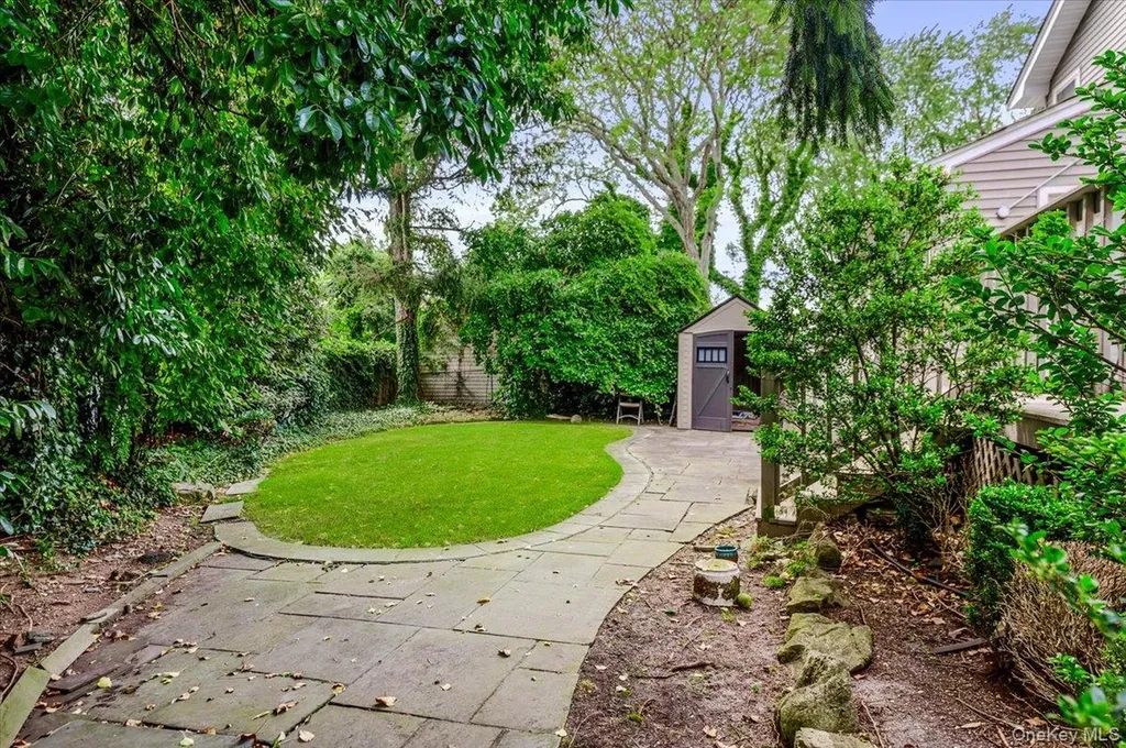 1127 Fordham Lane Woodmere NY 11598