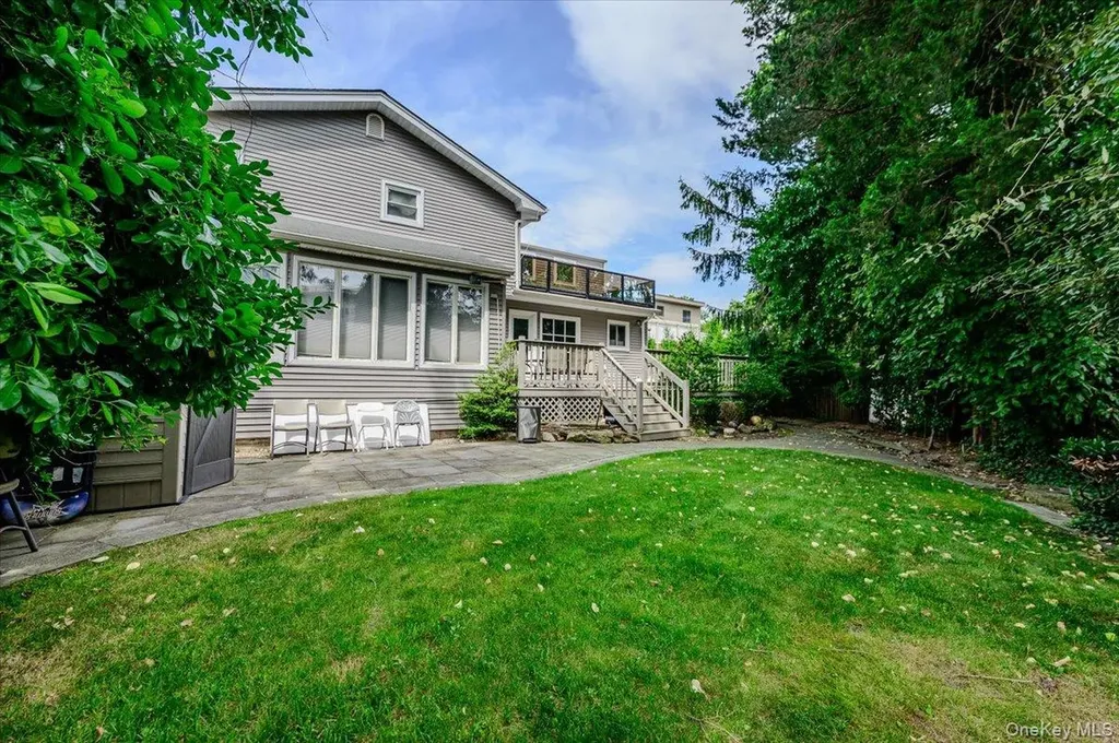 1127 Fordham Lane Woodmere NY 11598