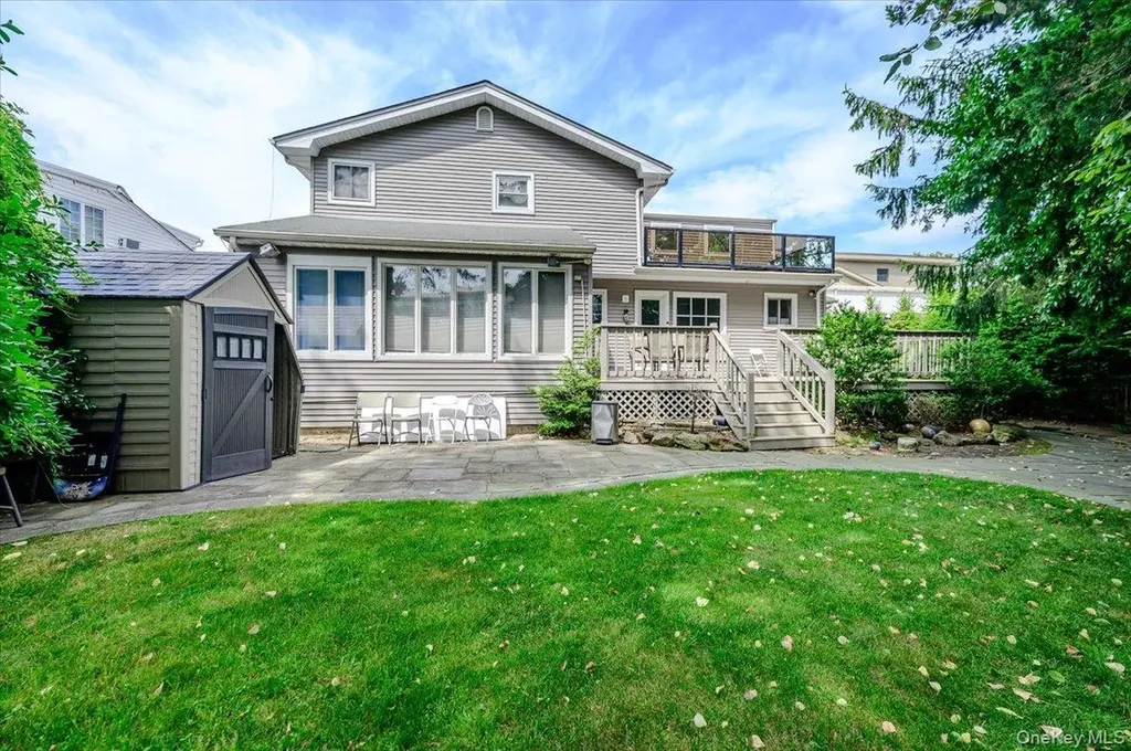 1127 Fordham Lane Woodmere NY 11598
