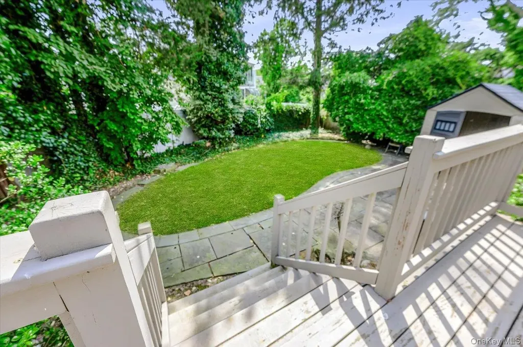 1127 Fordham Lane Woodmere NY 11598