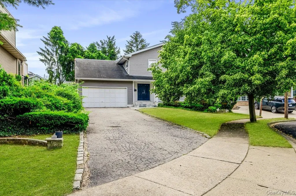 1127 Fordham Lane Woodmere NY 11598