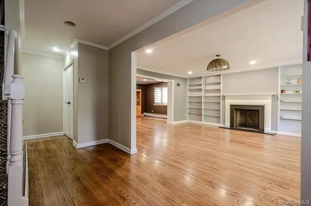 1127 Fordham Lane Woodmere NY 11598