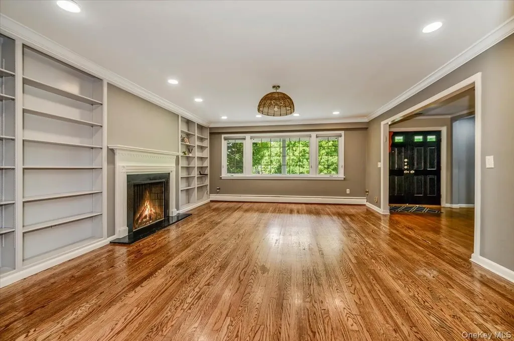 1127 Fordham Lane Woodmere NY 11598