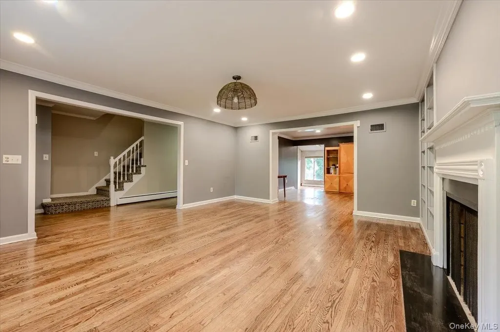 1127 Fordham Lane Woodmere NY 11598