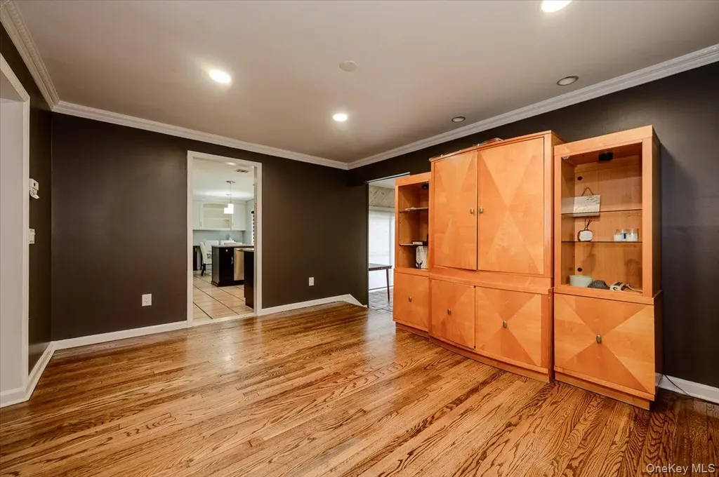 1127 Fordham Lane Woodmere NY 11598