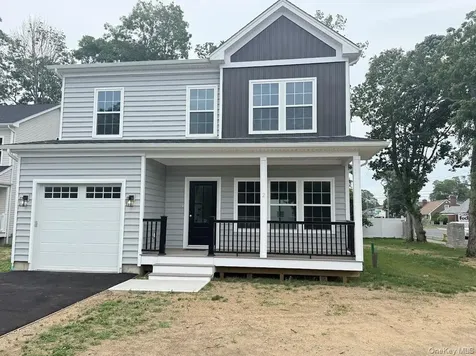 12 Gail Grace Court Copiague NY 11726