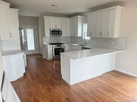 12 Gail Grace Court Copiague NY 11726