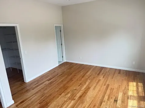 12 Gail Grace Court Copiague NY 11726