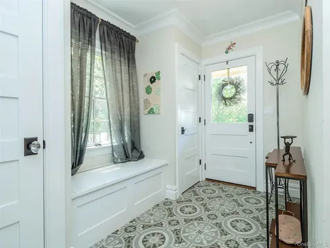 73 Lafayette Avenue Sea Cliff NY 11579