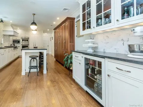 73 Lafayette Avenue Sea Cliff NY 11579