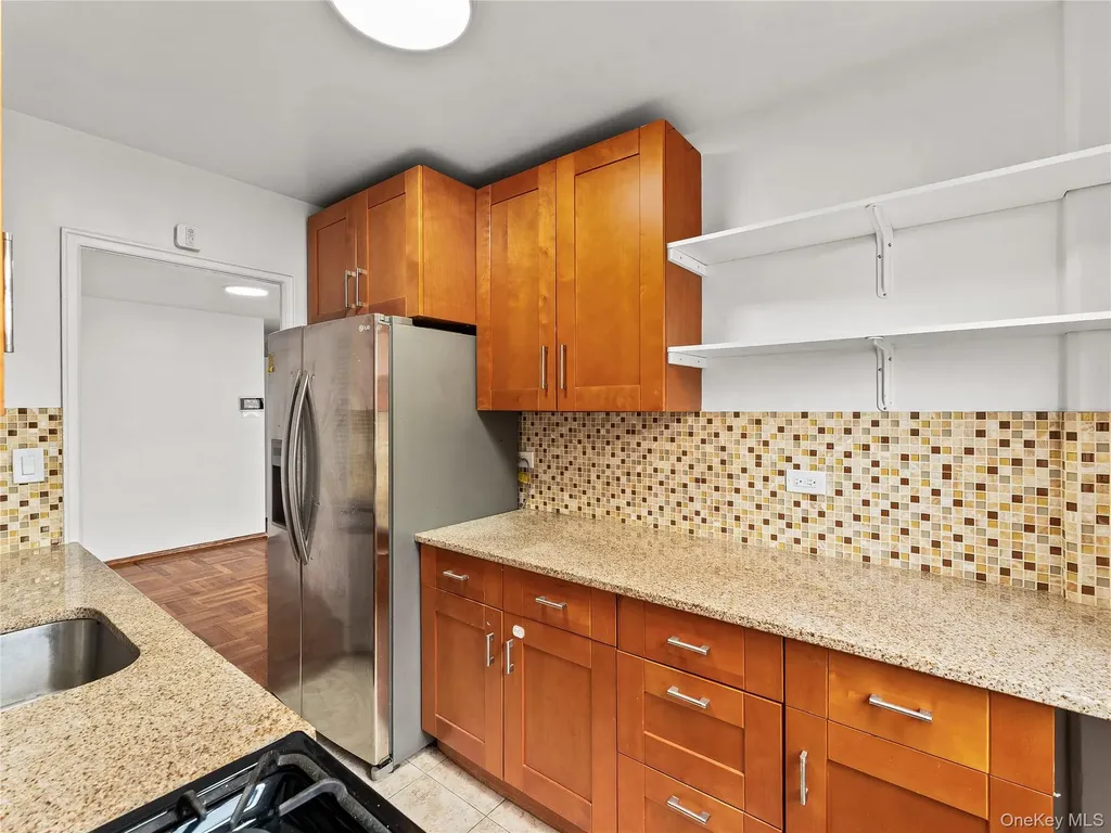 21-66 33rd Road Astoria NY 11106