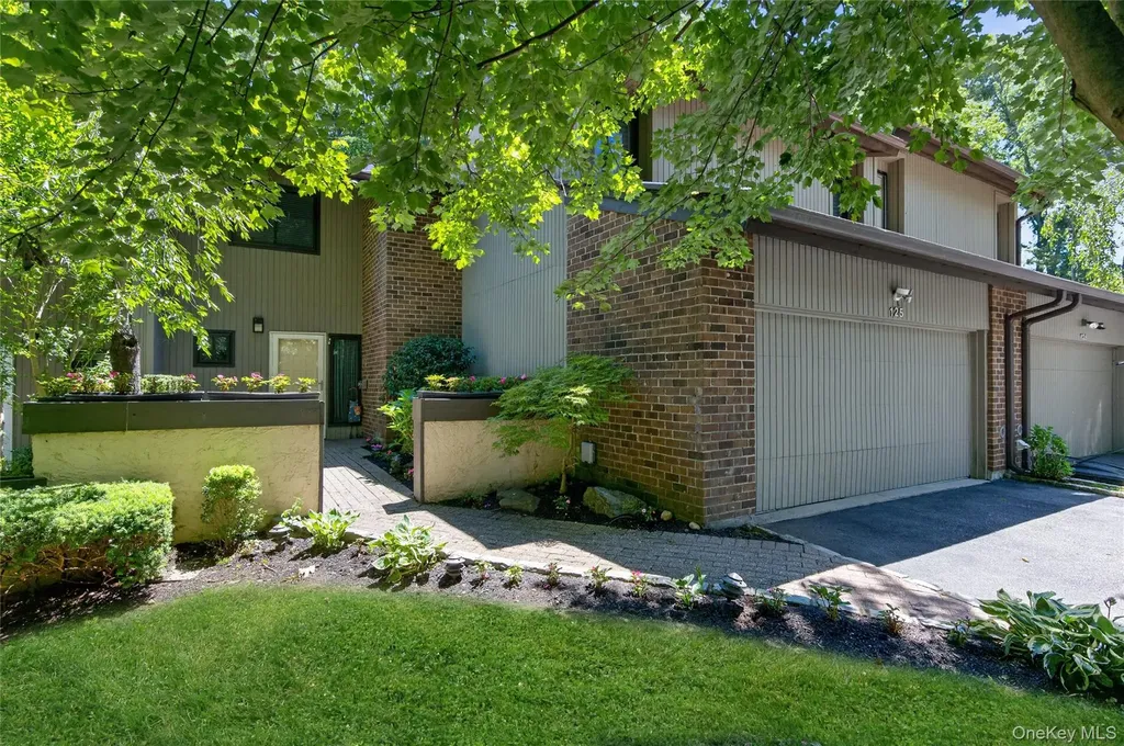 125 Country Club Drive Jericho NY 11753