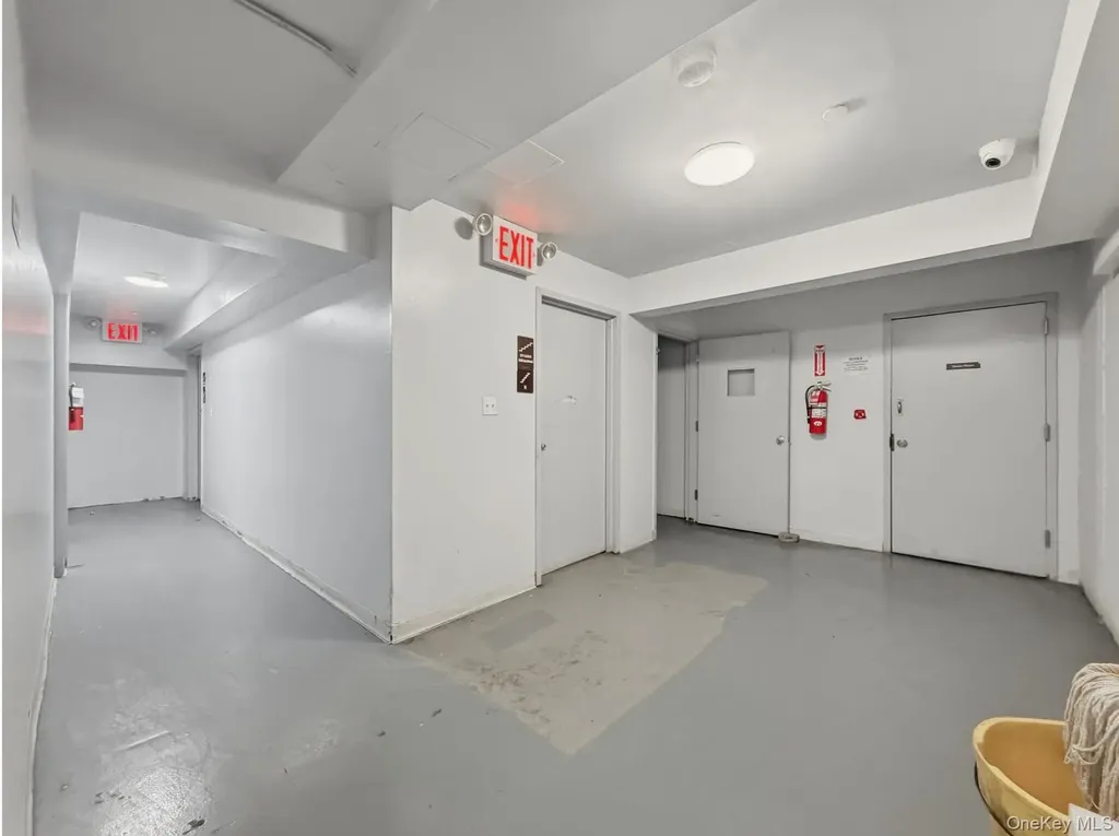 856 E 213th Street Bronx NY 10467