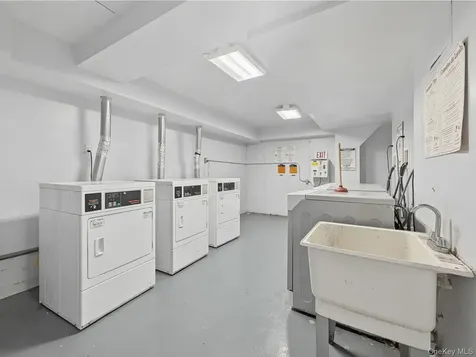 856 E 213th Street Bronx NY 10467