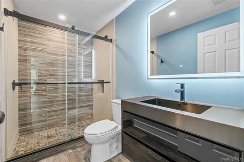 40 Coves Run Syosset NY 11791