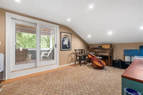40 Coves Run Syosset NY 11791