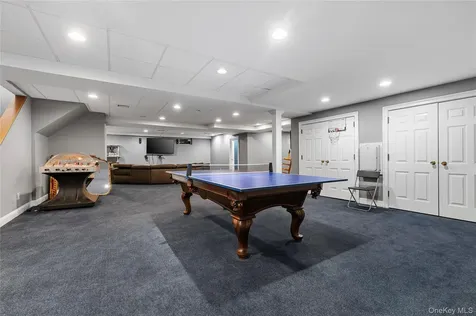 40 Coves Run Syosset NY 11791